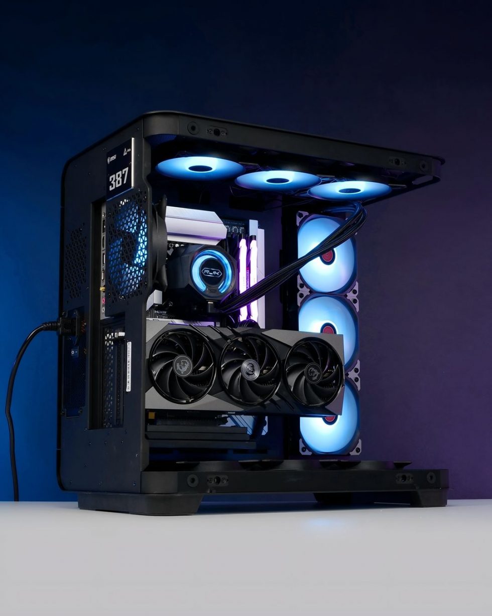 Awesome MSI MEG MAESTRO 700L PZ - Project Zero - Battlerigs